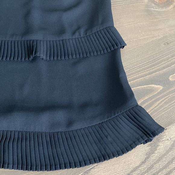 Black dressy tank top with ruffles. XS - Picture 3 of 5